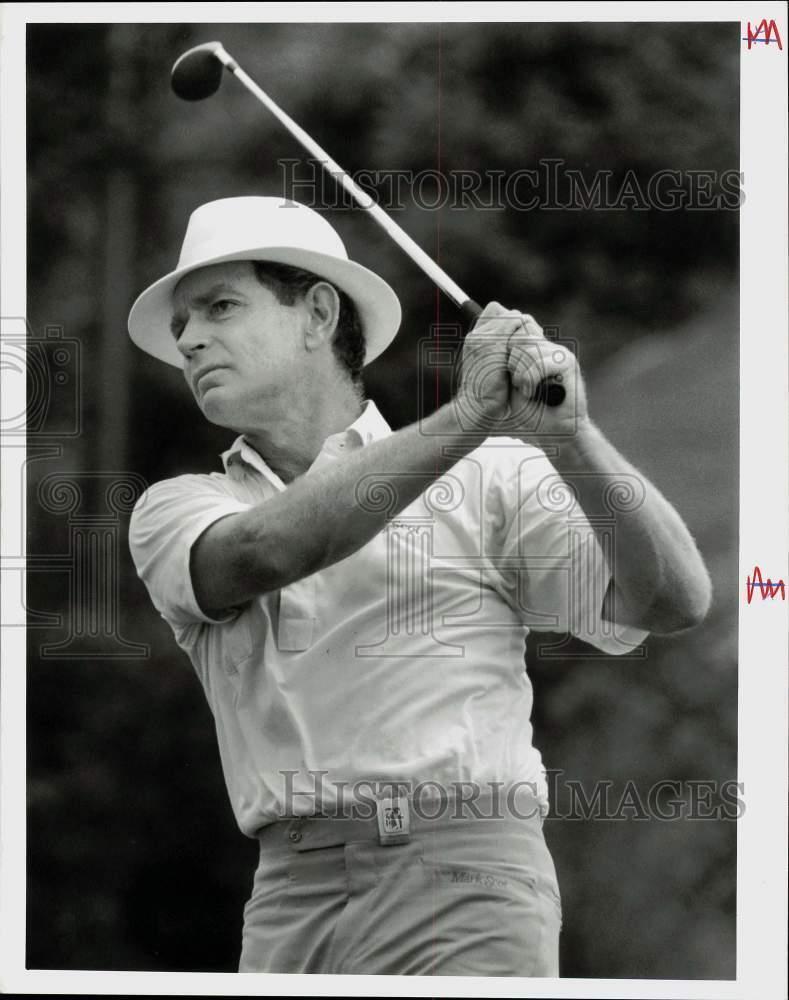 1989 Press Photo Bruce Crampton tees off at Lafayette Country Club\'s PGA tourney