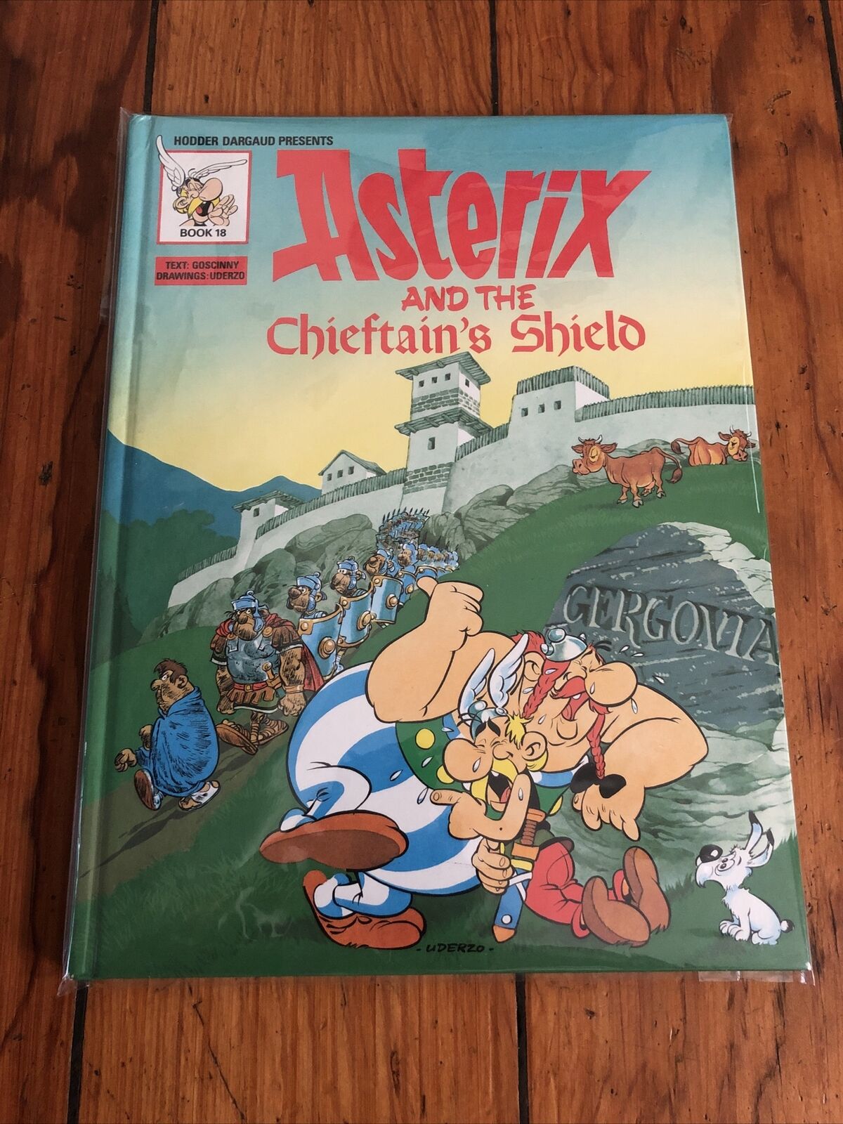 Asterix & the Chieftain\'s Shield (Book 18) 1977 Dargaud Hardcover 1st English Ed