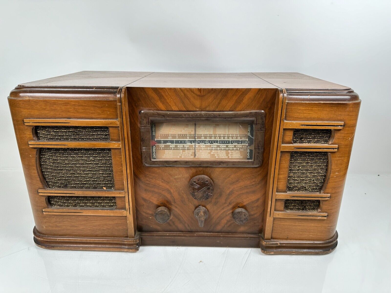 Silvertone Model 4728-A Vintage Tube Radio