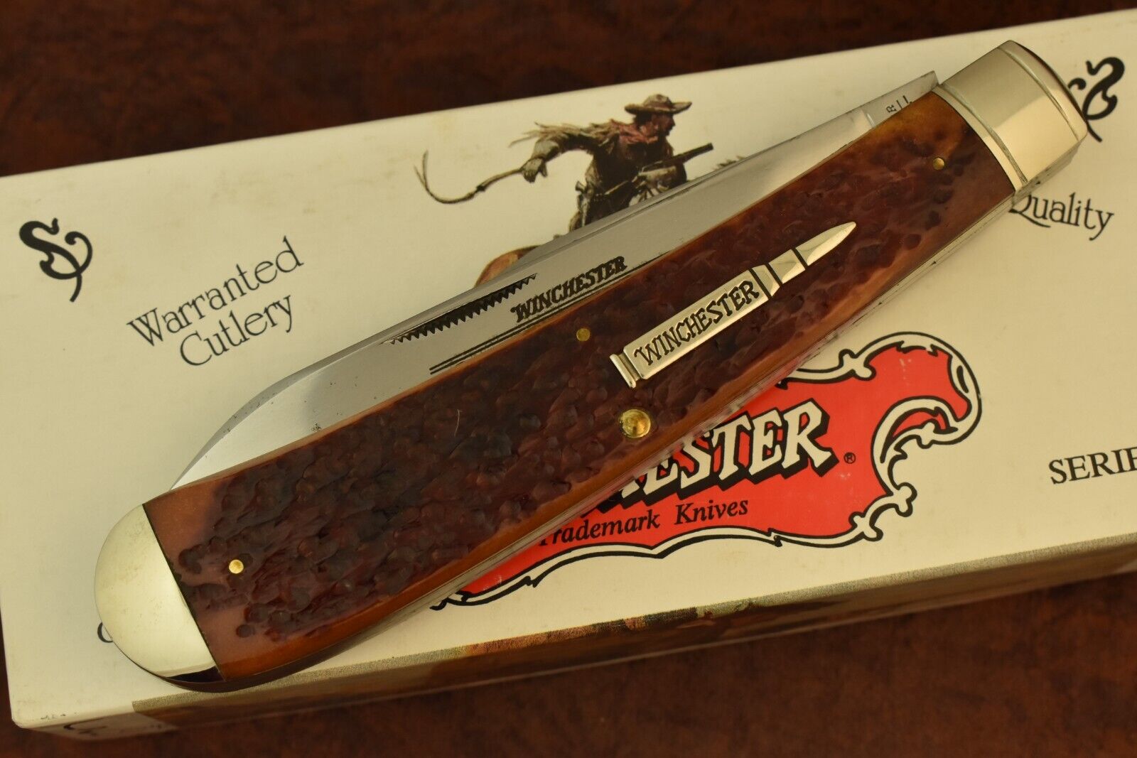 WINCHESTER TRADEMARK MADE IN USA BONE BULLET JUMBO BANANA TRAPPER KNIFE (15306)