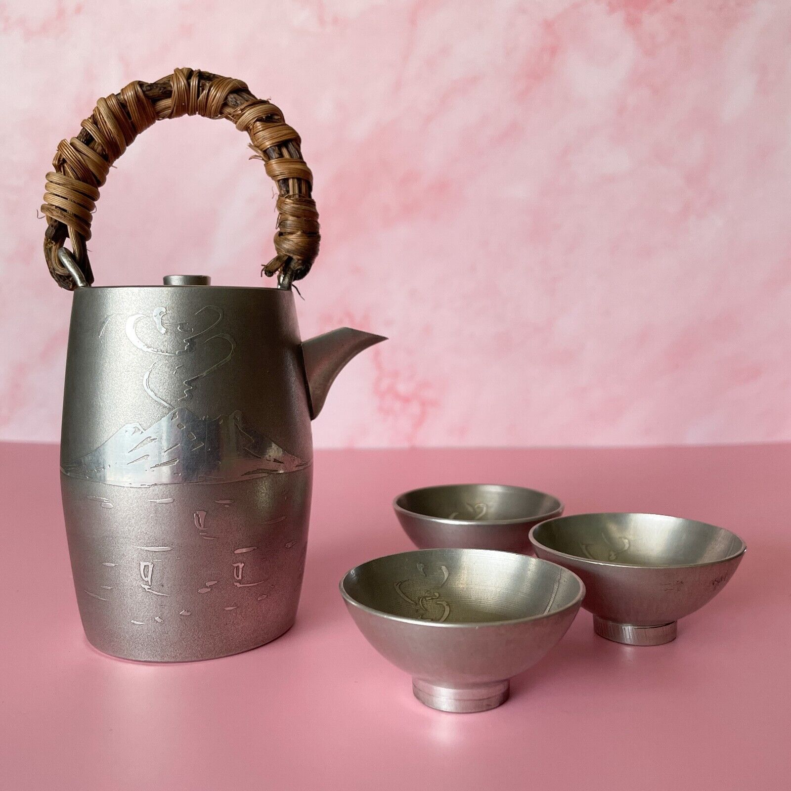 Vintage Japanese Signed Metal Tin Sake Set Mount Fuji Engraved Pot Cup Set