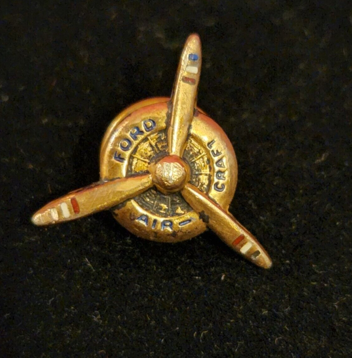 Pin FORD WWII AIR CRAFT DIVISION EMPLOYEE CLOISONNE SCREW BACK vintage