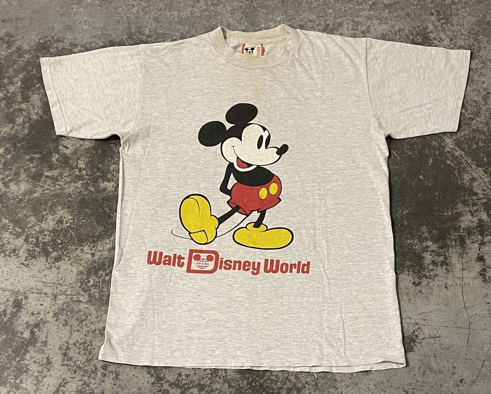 Men’s VTG Disney Designs Mickey Mouse Short Sleeve T-Shirt Adult Size Medium