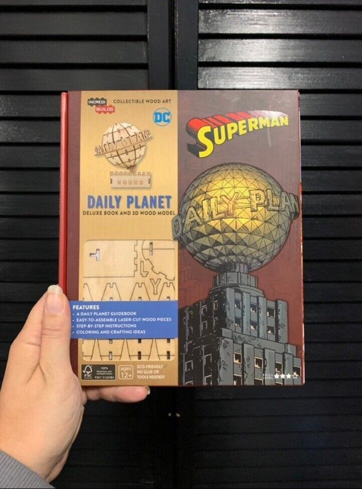DC Comics Superman Daily Planet Wooden Model & Book