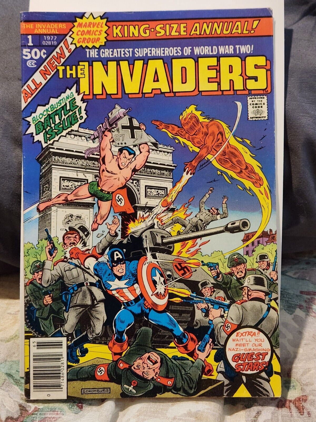 The Invaders Comic Book #1 King Size Annual Marvel 1977 Newsstand