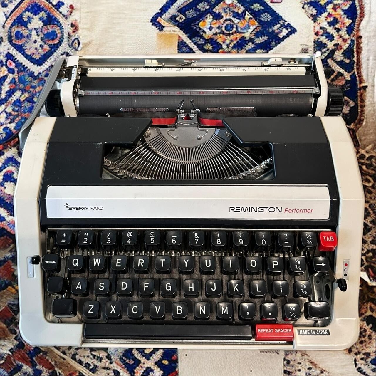 Vintage 1960s Remington Antique Typewriter