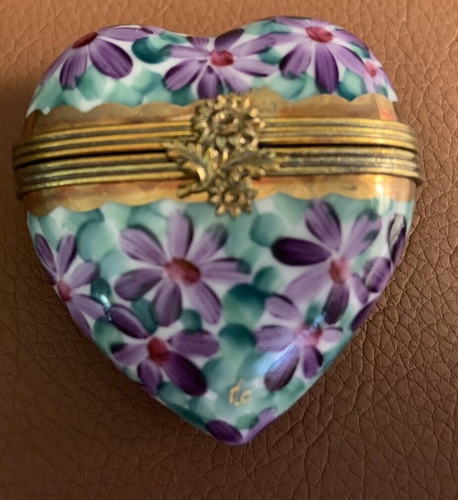 Heart shaped with lilac flowers Rochard Limoges Trinket Box MINT Condition