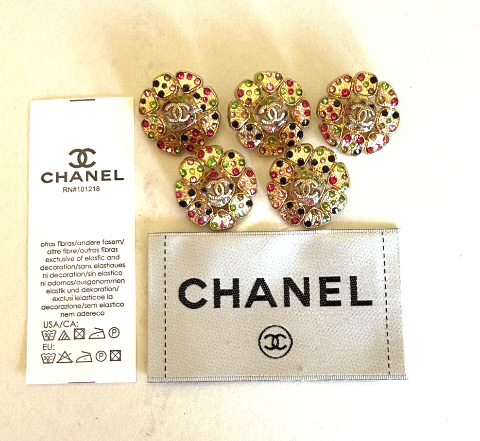 Chanel Vintage Button Set of 5 Size 24 mm Gold Tone Metal and Label