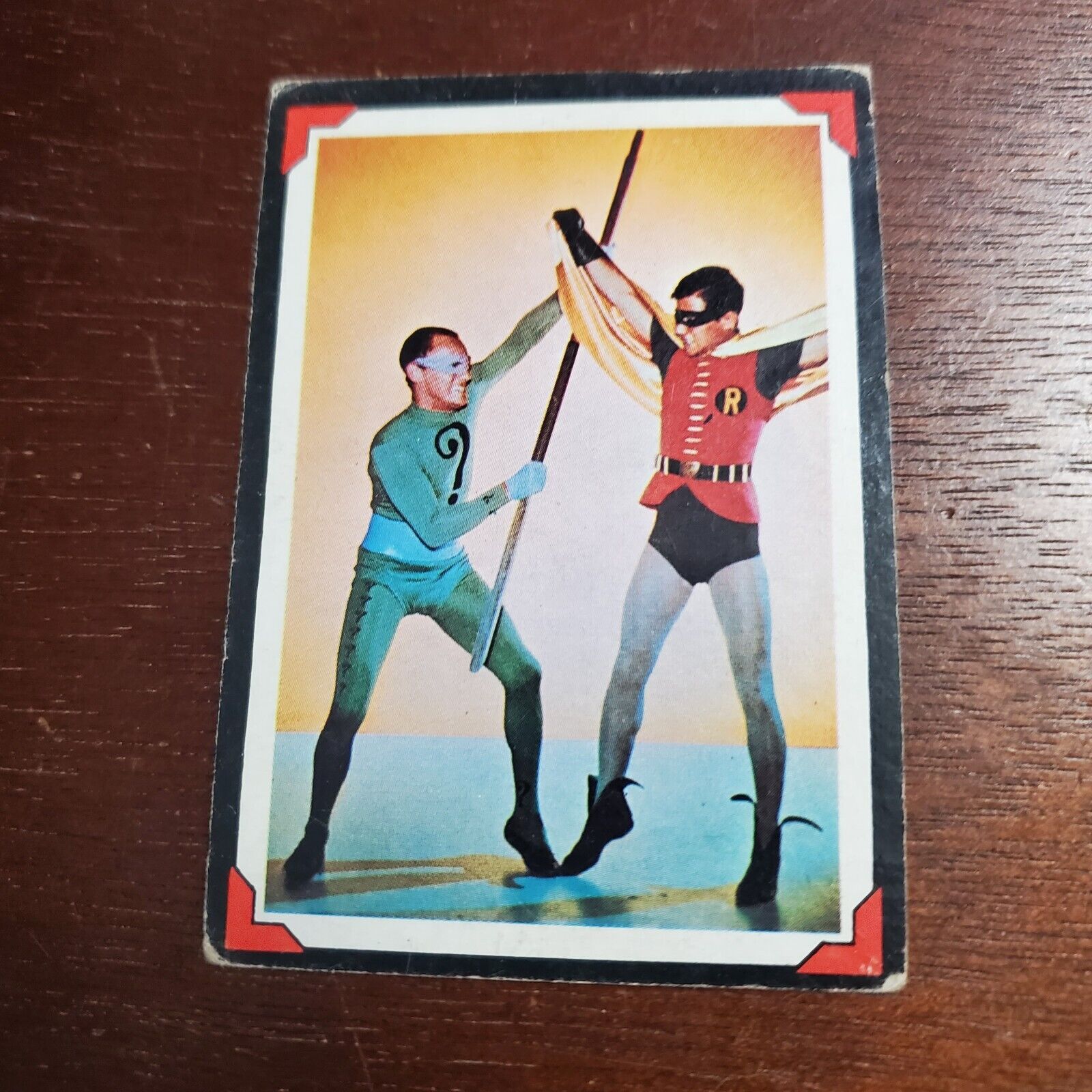 1966 Topps Batman Card #32 Whacking Robin's Wings Riddler  National Periodical