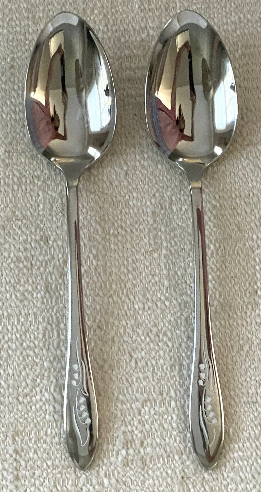 Set 2 Oneida Oneidacraft Premier Stainless WHITE LILY Serving Spoons EXCELLENT