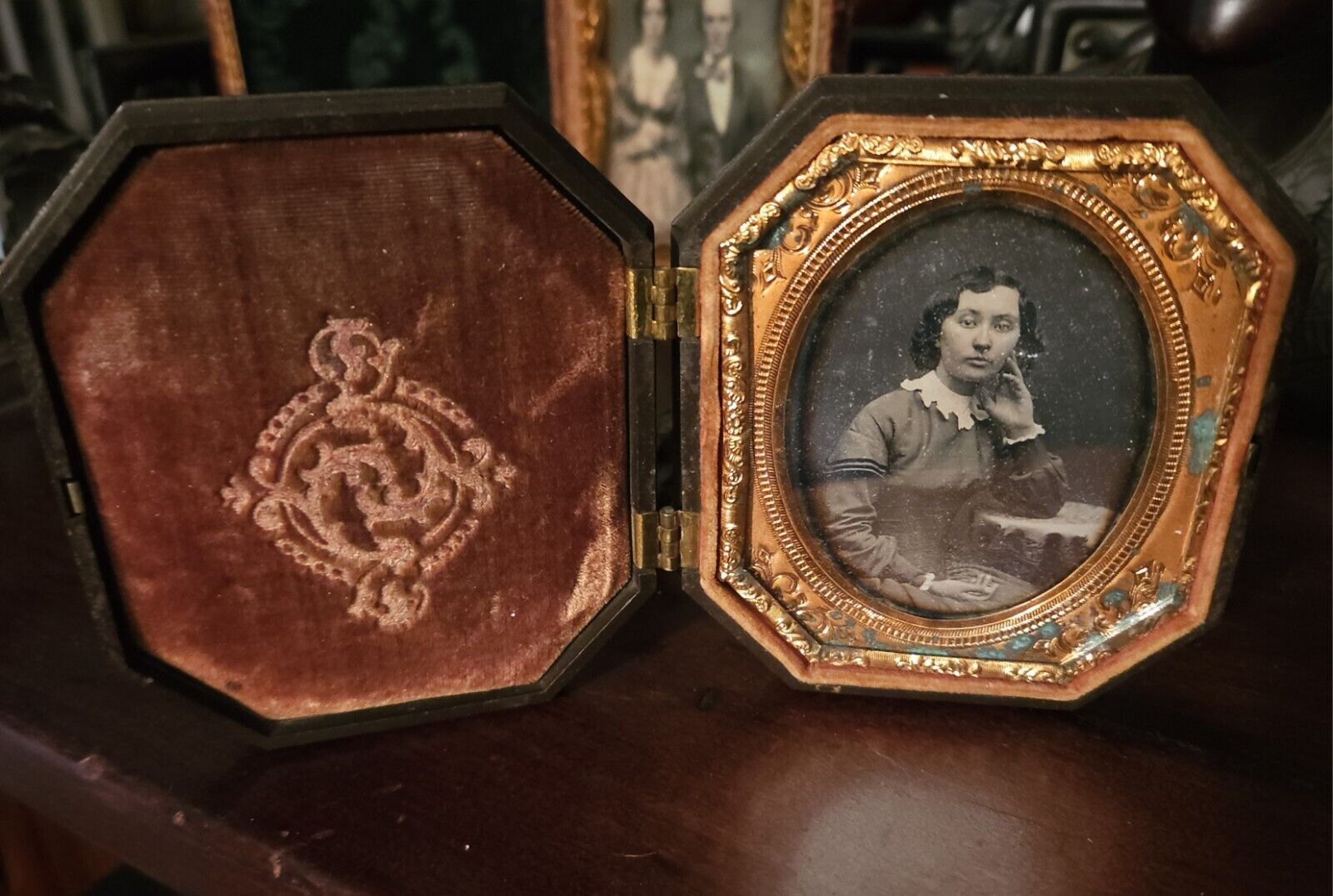 Exceptional 1850s Sixth-plate Rare Gutta Percha Cased Daguerreotype Pretty Girl