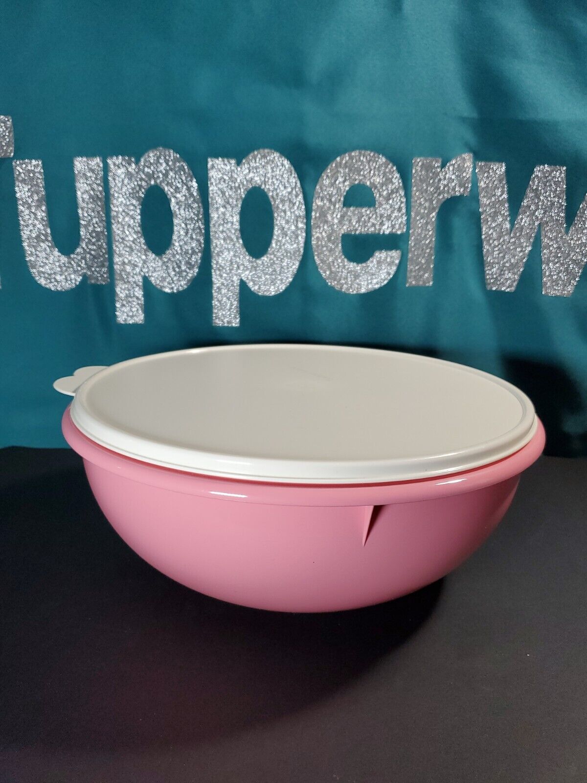 New Tupperware Fix n mix Bowl 26 Cup Vintage Collection Pink Cake Bowl New
