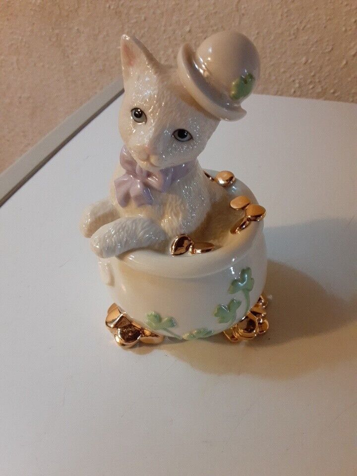 LENOX St. Patrick’s Day Irish Kitty Cat With Hat In A Pot of Gold Green Shamrock