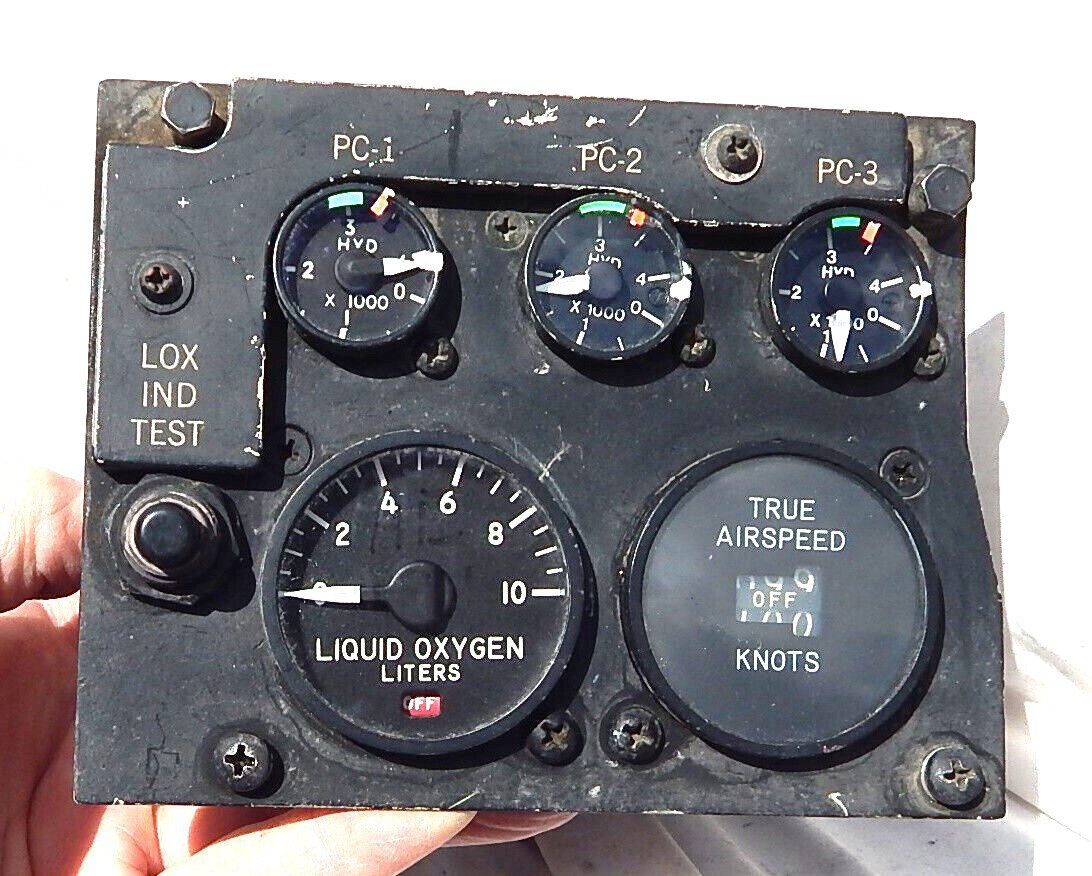 USAF & USN A-7 Corsair II Pilot\'s Cockpit LOX, 3 PC\'s & True Airspeed Panel
