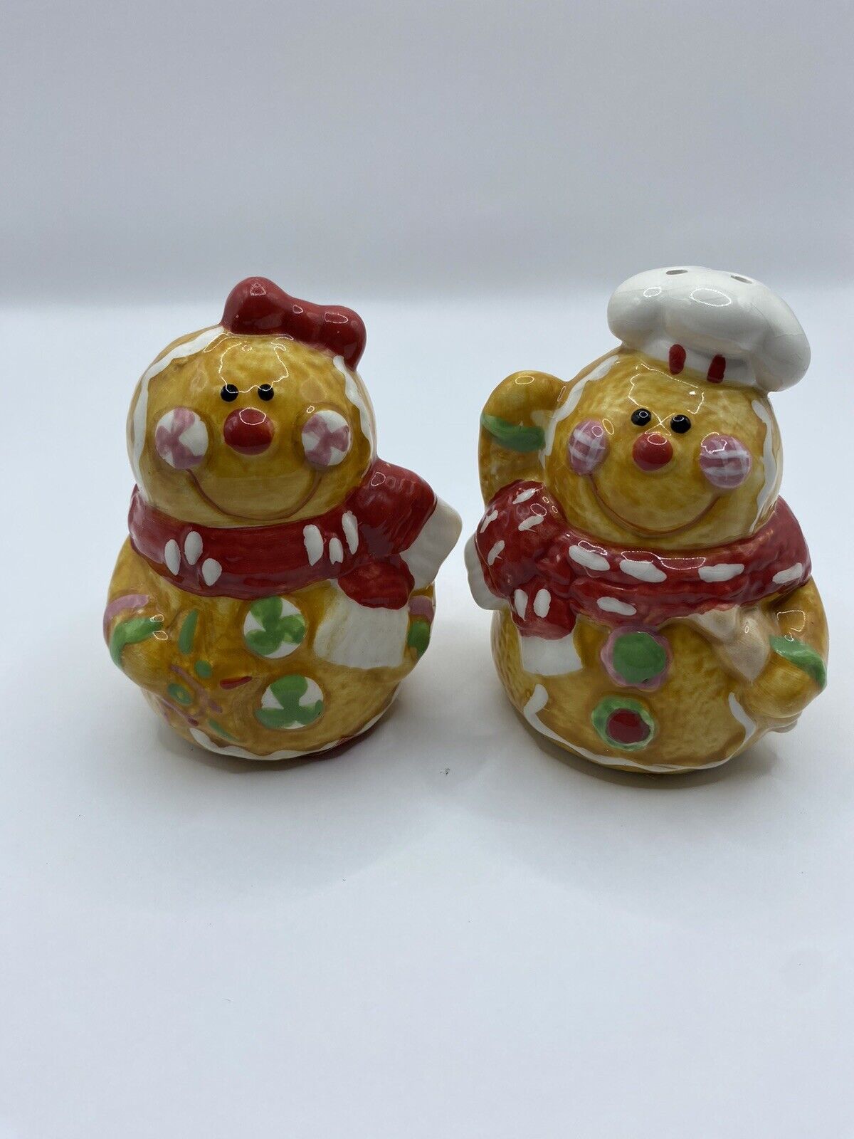 Gingerbread Man Woman Salt & Pepper Shaker Ceramic Christmas Holiday Collectible