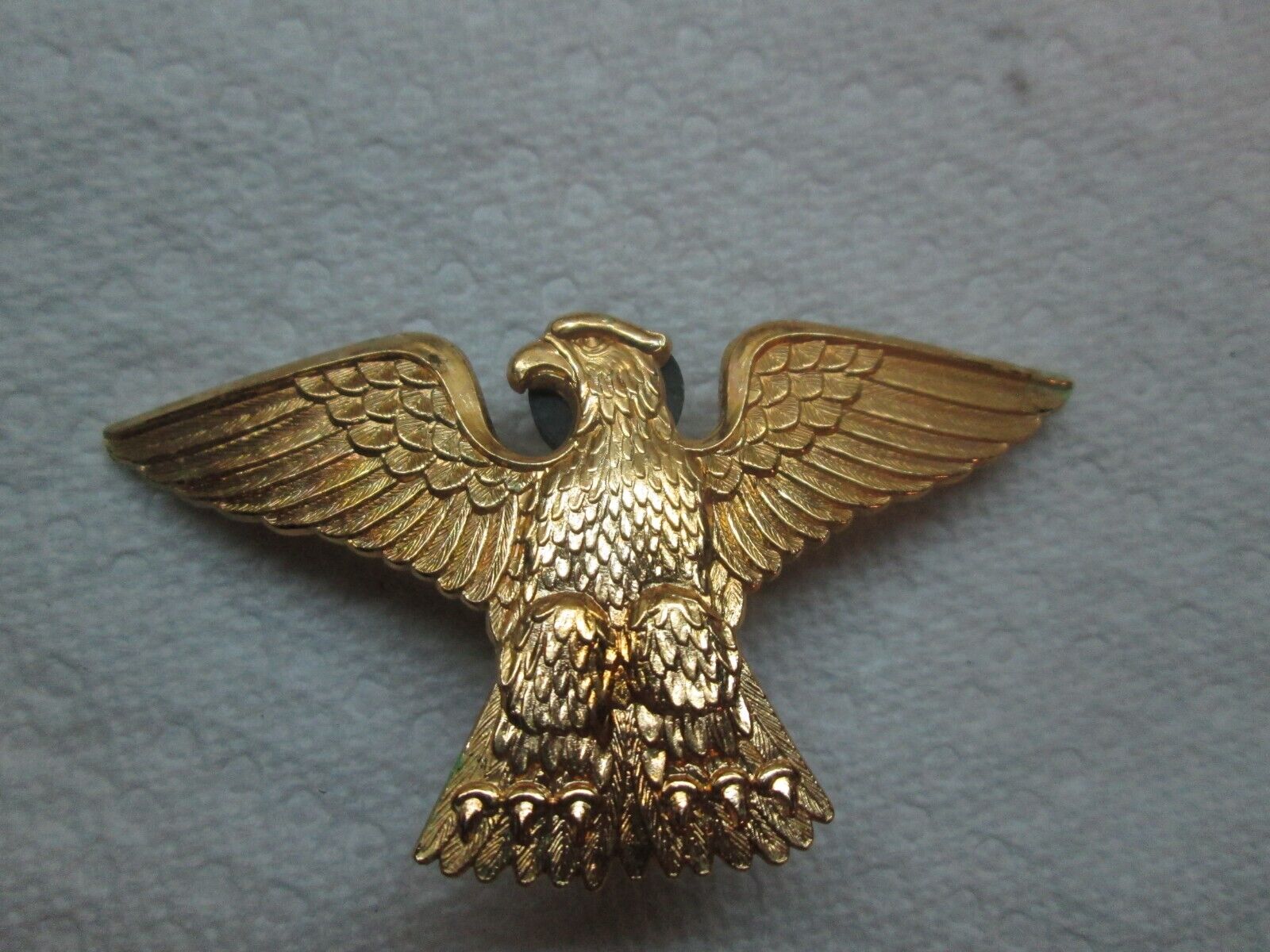 VINTAGE V.H.B. US Army ? Officer Eagle Cap Military  Hat Badge Metal