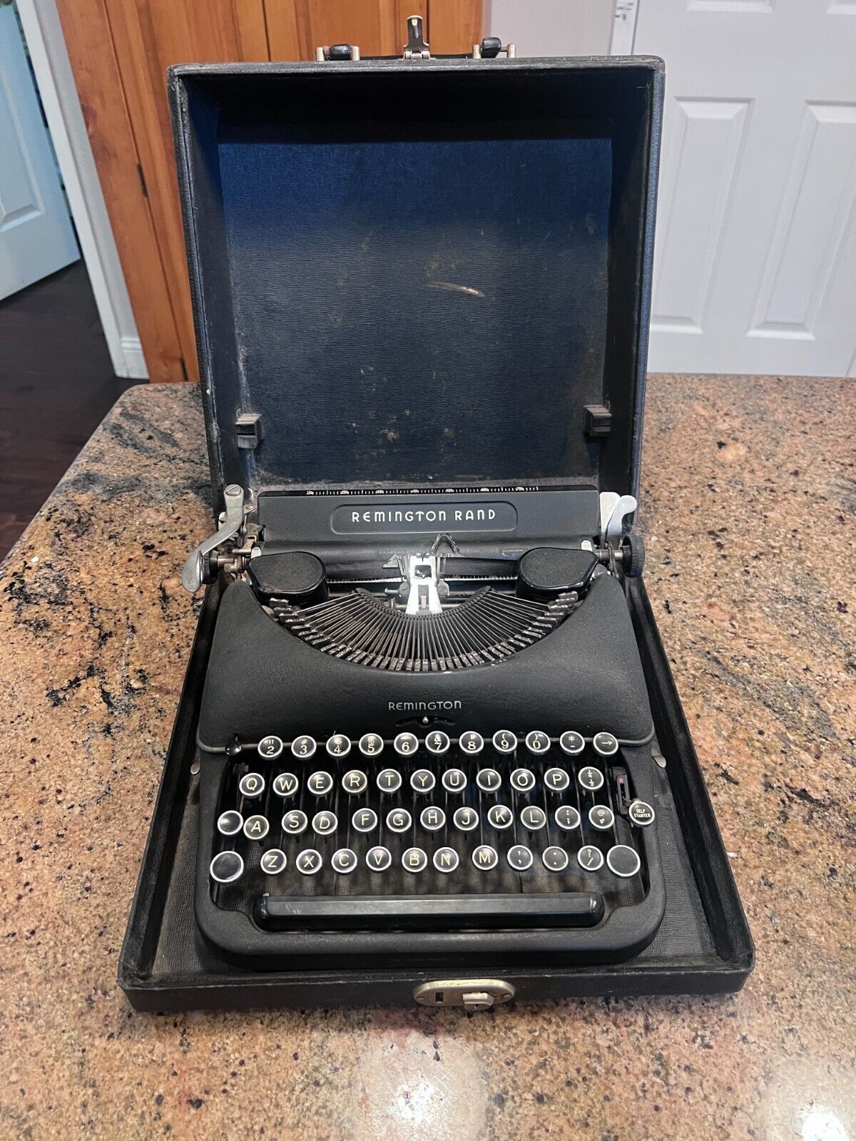 Remington Rand DeLuxe Model 5 Portable Antique Vintage 40\'s Typewriter READ