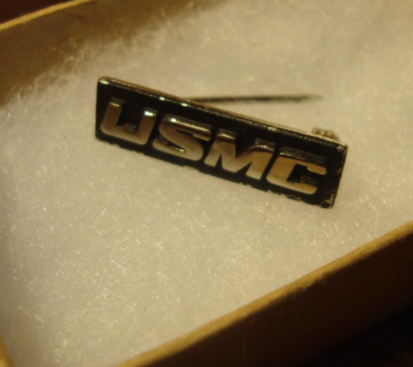1970\'s UNITED STATES Marine Corp. USMC Lapel Pin W/Safety Pin clasp Back S