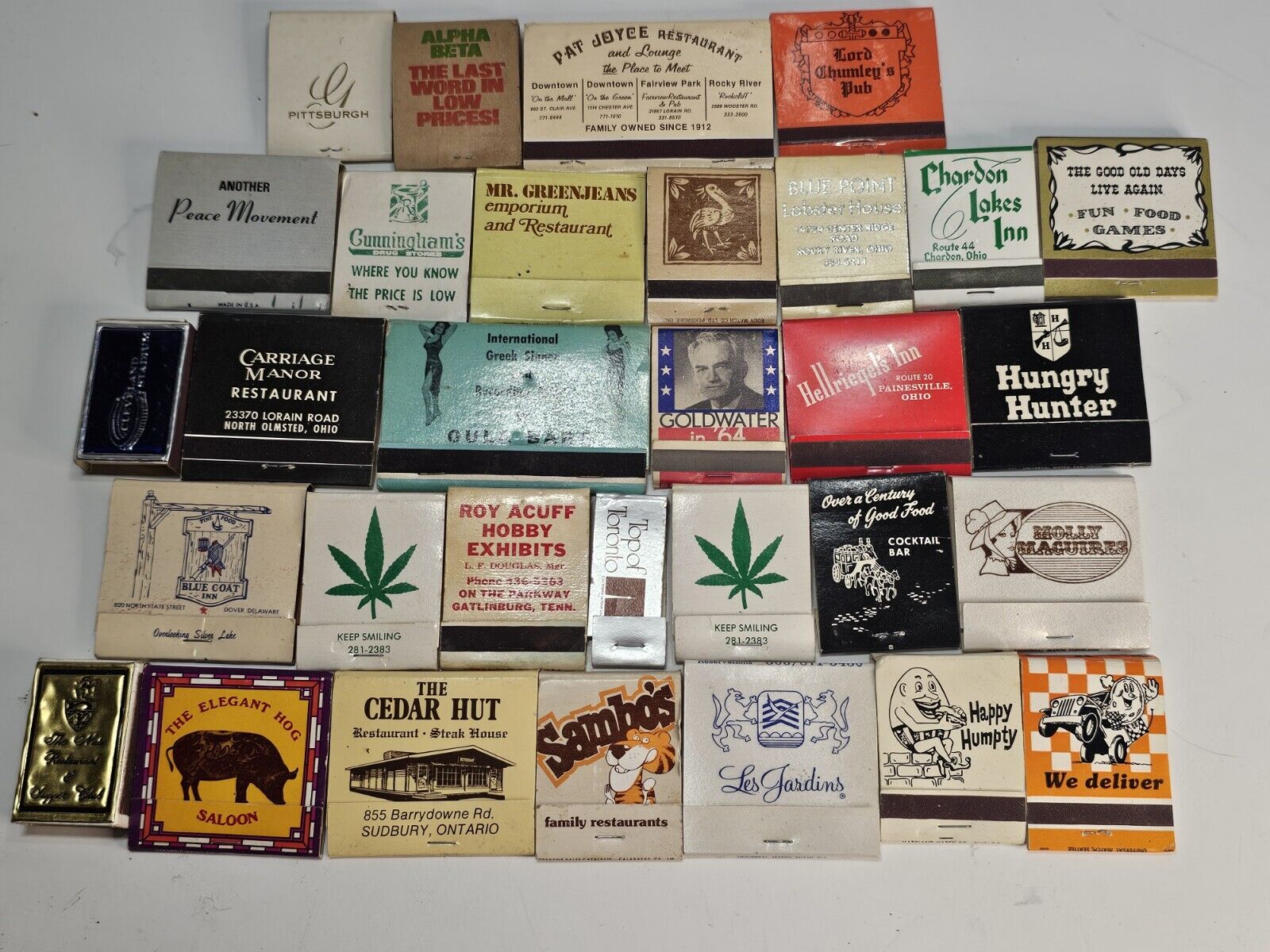 Vintage Lot Of 31 Unsearched Matchbooks Food, Hotels, Travel, Local