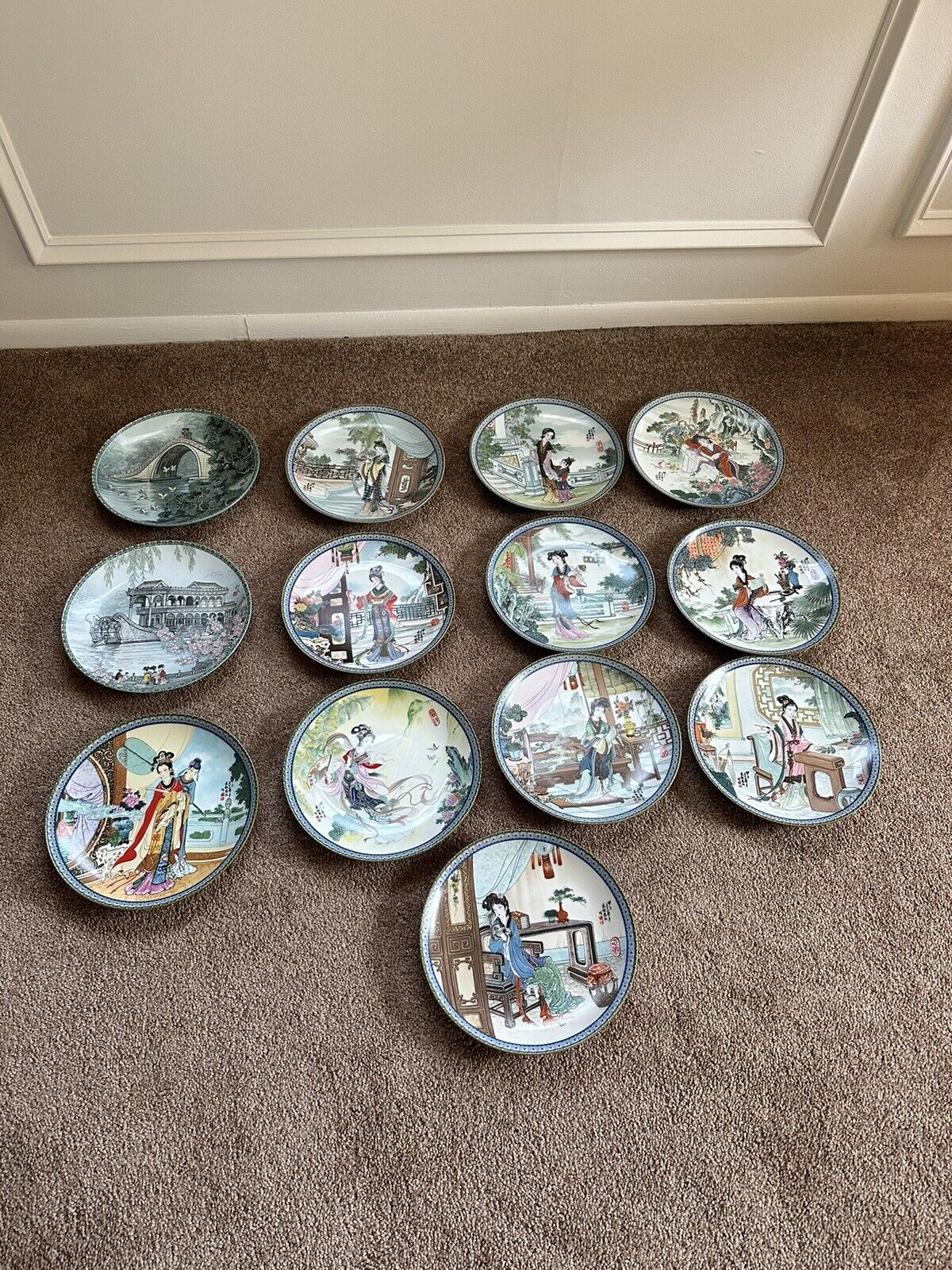 Imperial Jingdezhen \'Beauties Of The Red Mansion\' Porcelain Plates 1988 Full Set