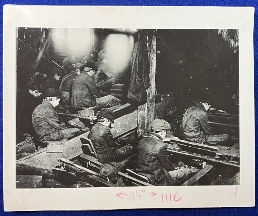 1911 Coal Mining Boys in Dark Antique Lewis Hine Child Labor Press Photo