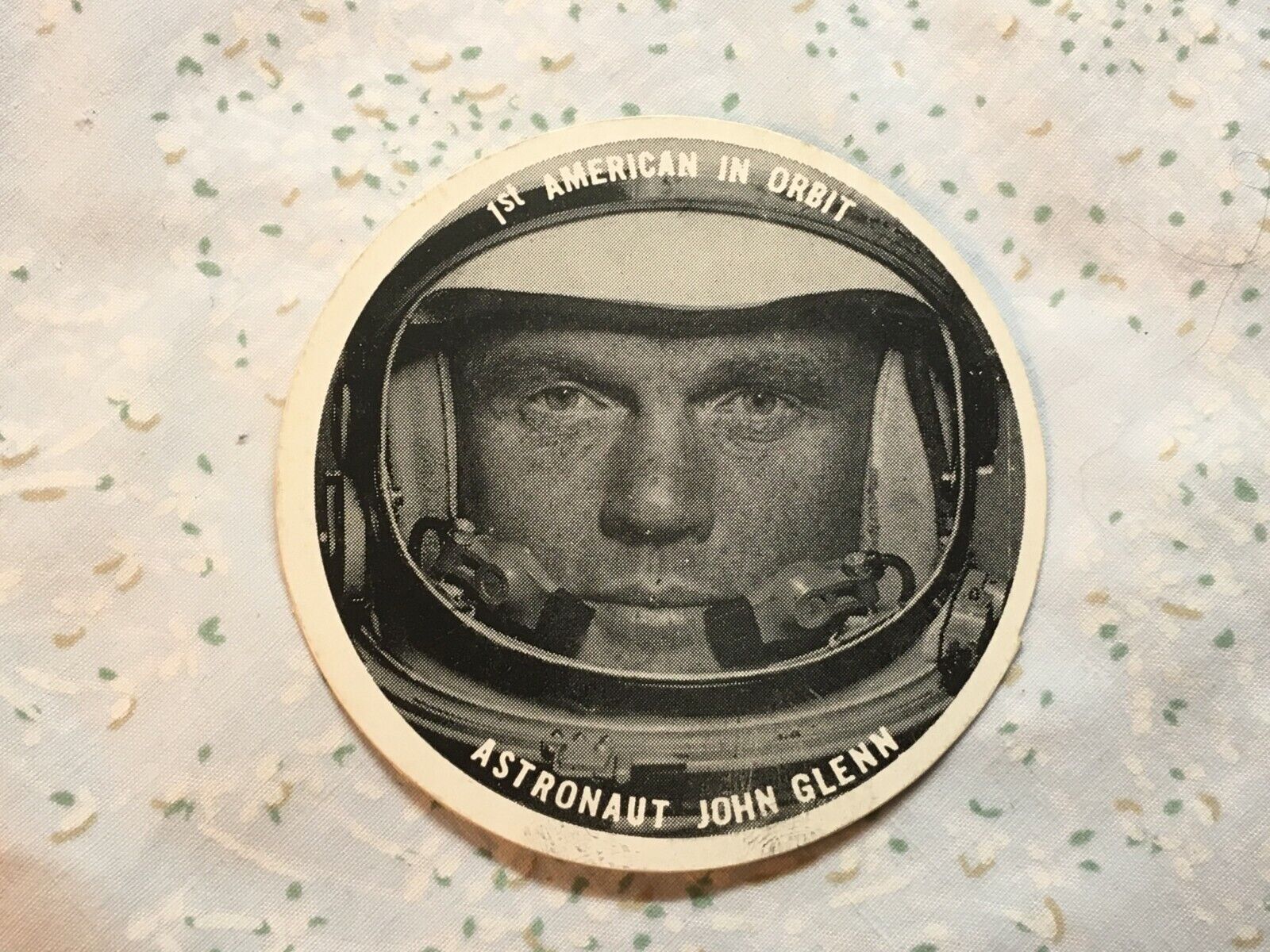 JOHN GLENN Astronaut round disc * Space NASA Mercury * Ice Cream Dixie Lid
