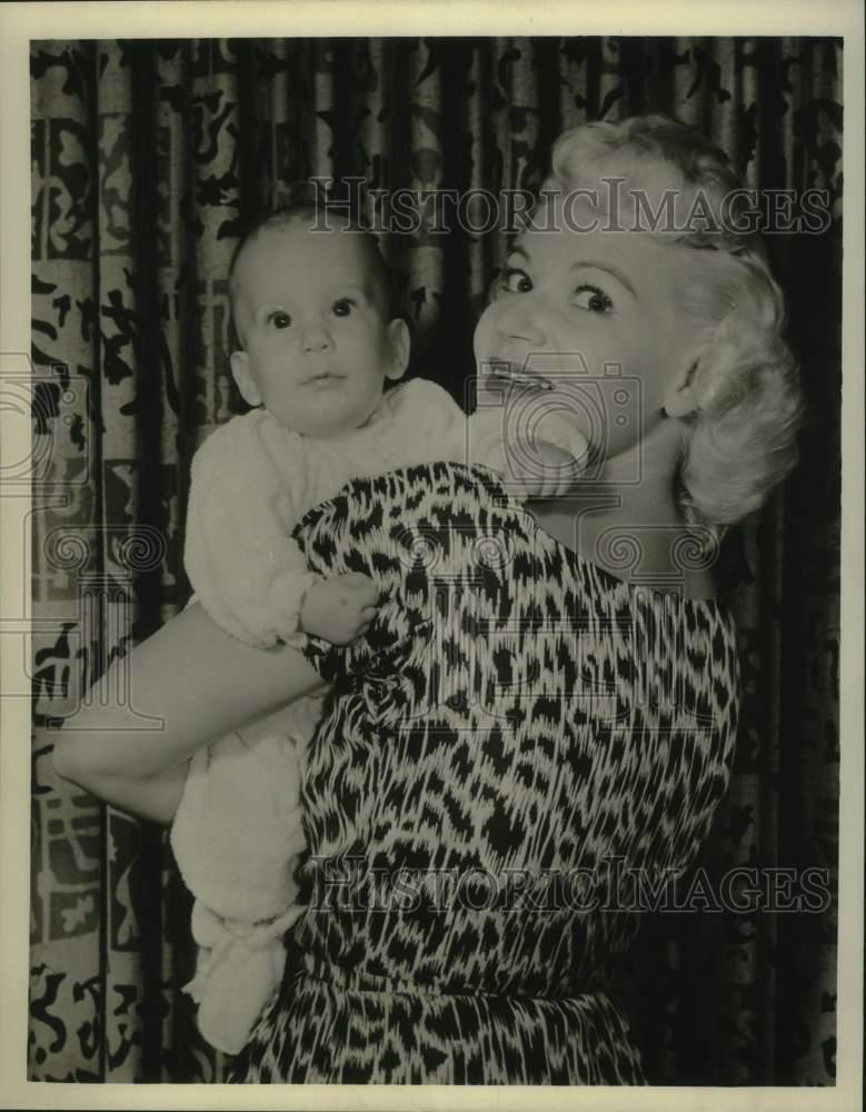 1955 Press Photo Actress Florence Halop and Daughter on 