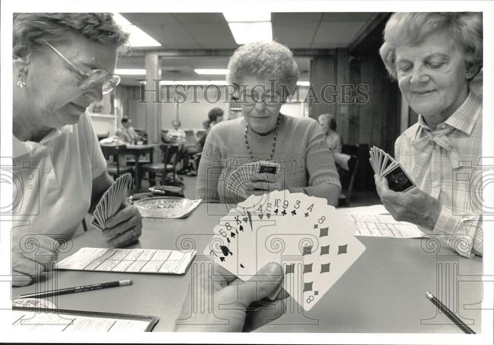 1983 Press Photo Ann Boust and Helen Mellon with Harrisburg Bridge Club Members