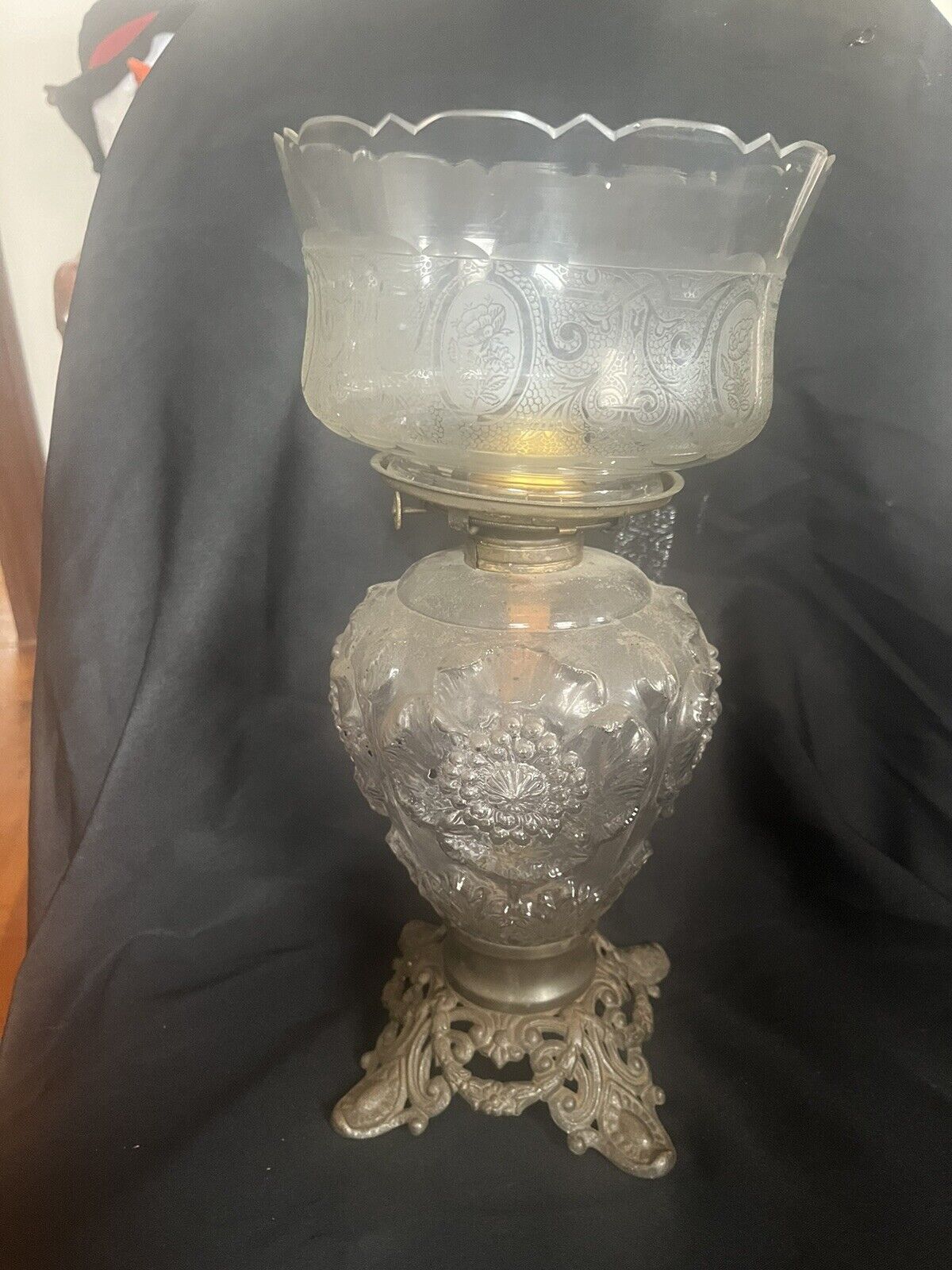 antique victorian kerosene oil table lamp