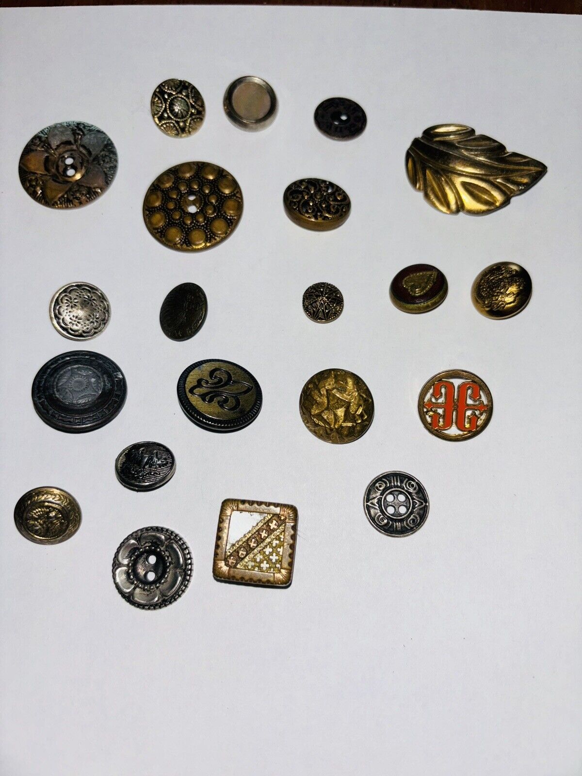 Assorted Vintage  Antique Metal OLD Buttons Lot Collection -21 Buttons
