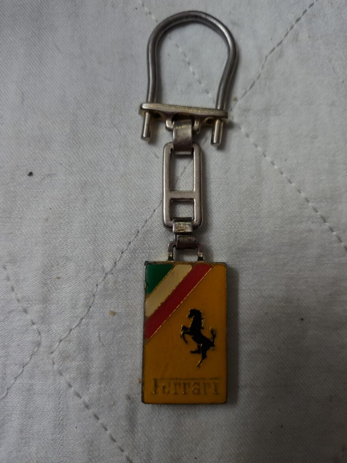 🔥 🔥 🔥 RARE Antique/Vintage Ferrari Keychain Enamel Double Sided. (Can\'t Find)
