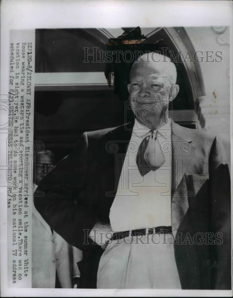 1954 Press Photo President Eisenhower arrives at Western White House