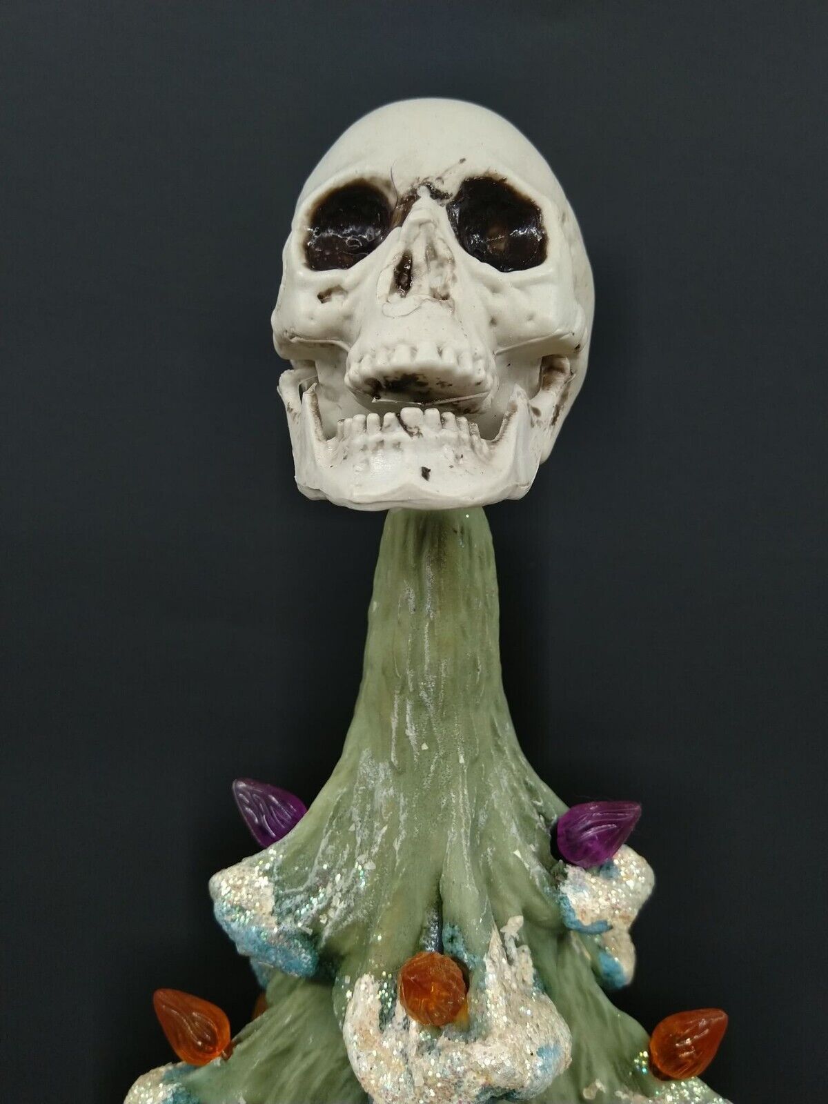 Halloween Skull Topper & 2 Bonus Skull Lights, Bulbs for Ceramic Christmas Tree