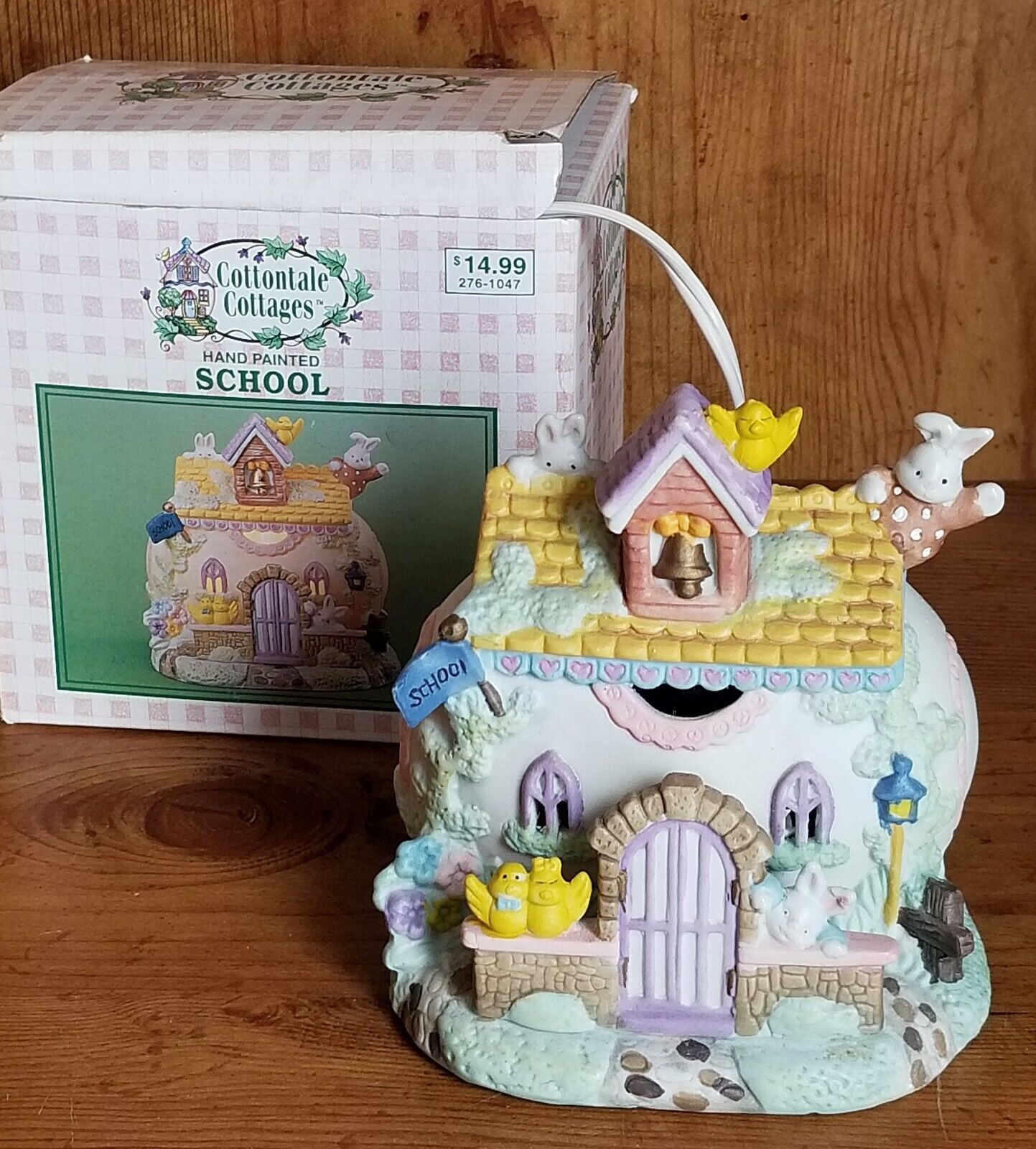 Cottontale Cottages School Bunny\'s Easter Hand Painted Lamp 1995 Vintage