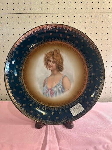 Antique Late 19th Century Royal Vienna Cabinet Portrait Plate Beehive Shield