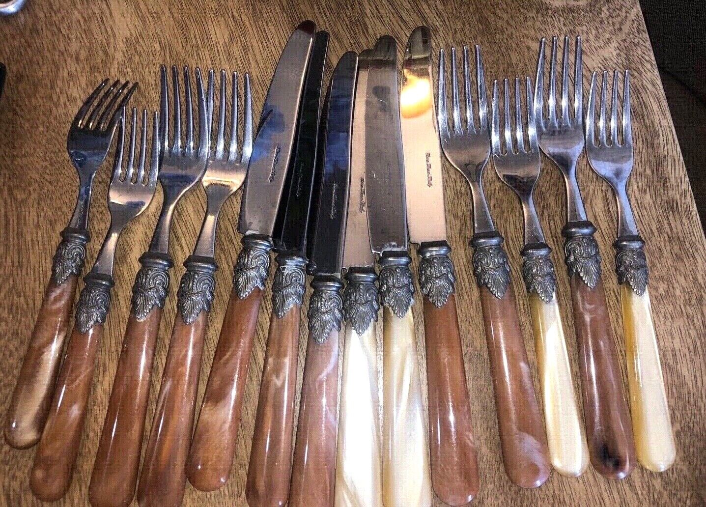 EME Flatware Napoleon-Bordeaux Lucites 14pcs 8 fork, 6 Knives Italy Flatware set