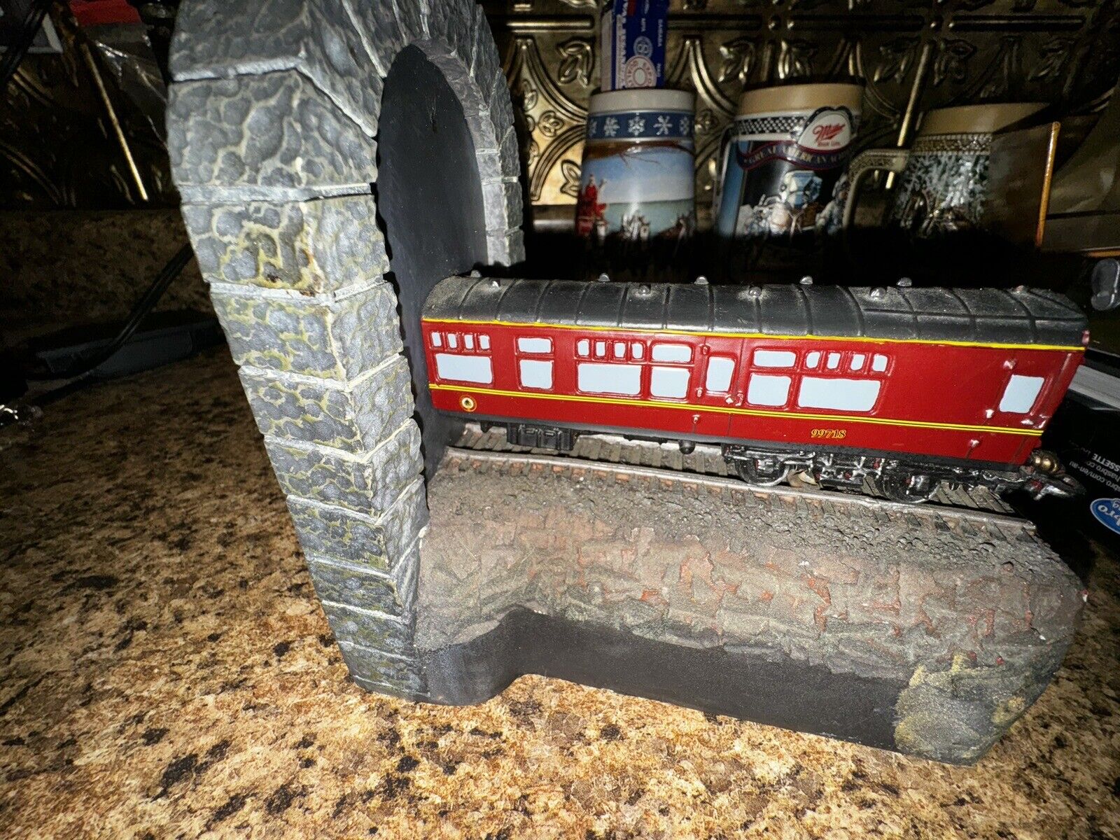 *NOT A PAIR* HARRY POTTER HOGWARTS EXPRESS TRAIN BOOKEND - NECA, Just Caboose