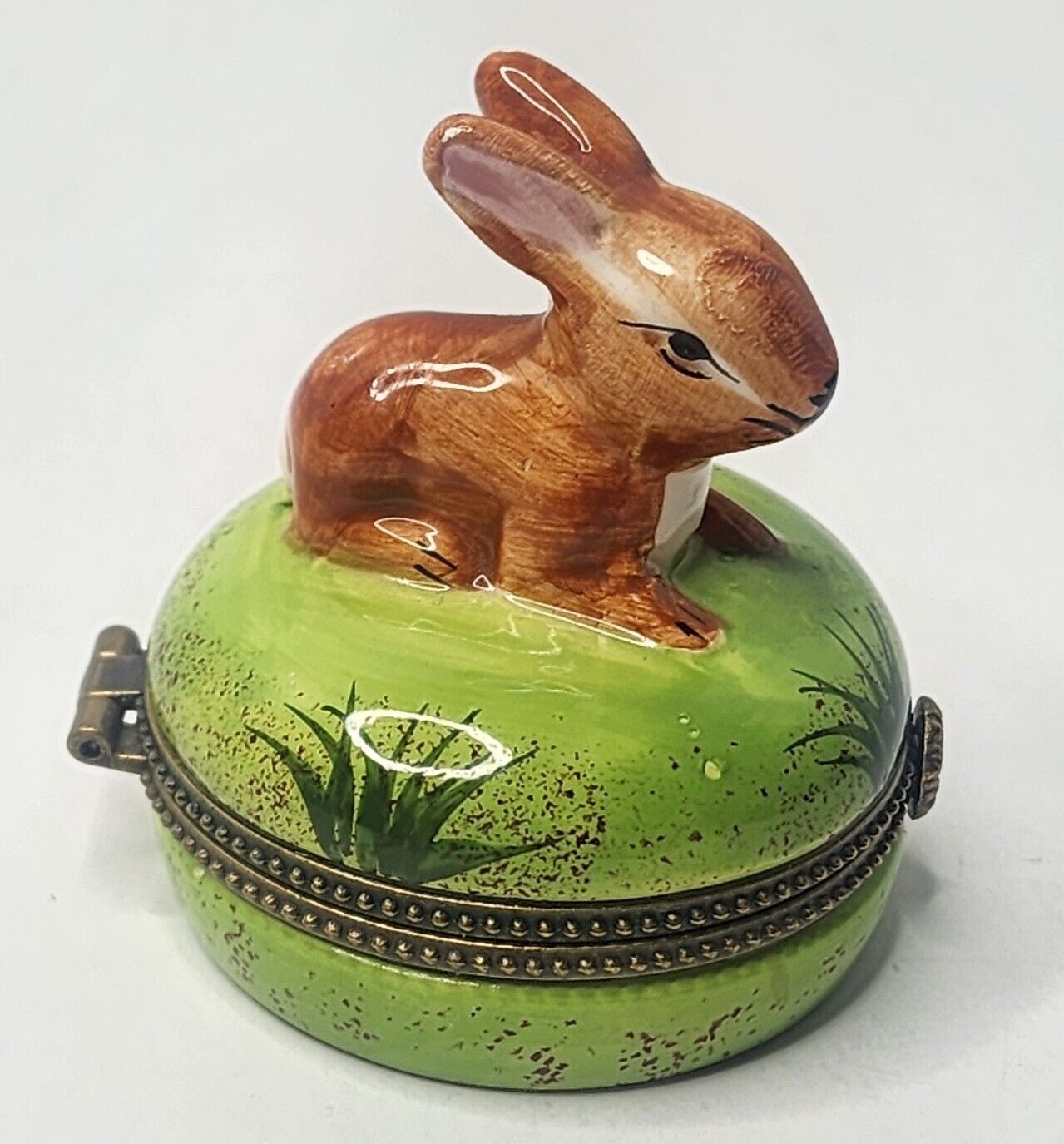 Art Form Bunny Rabbit In Grass Hinged Porcelain Trinket Box Very Gently Used