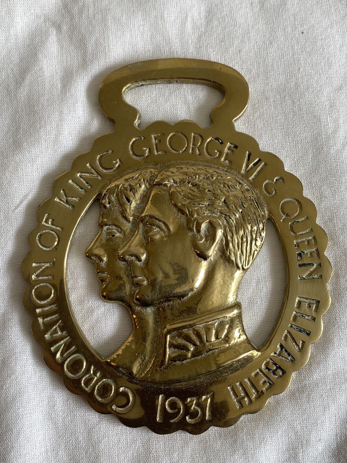 Vtg King George VI & Queen Elizabeth Coronation 1937 Horse Brass Medallion (Y21)