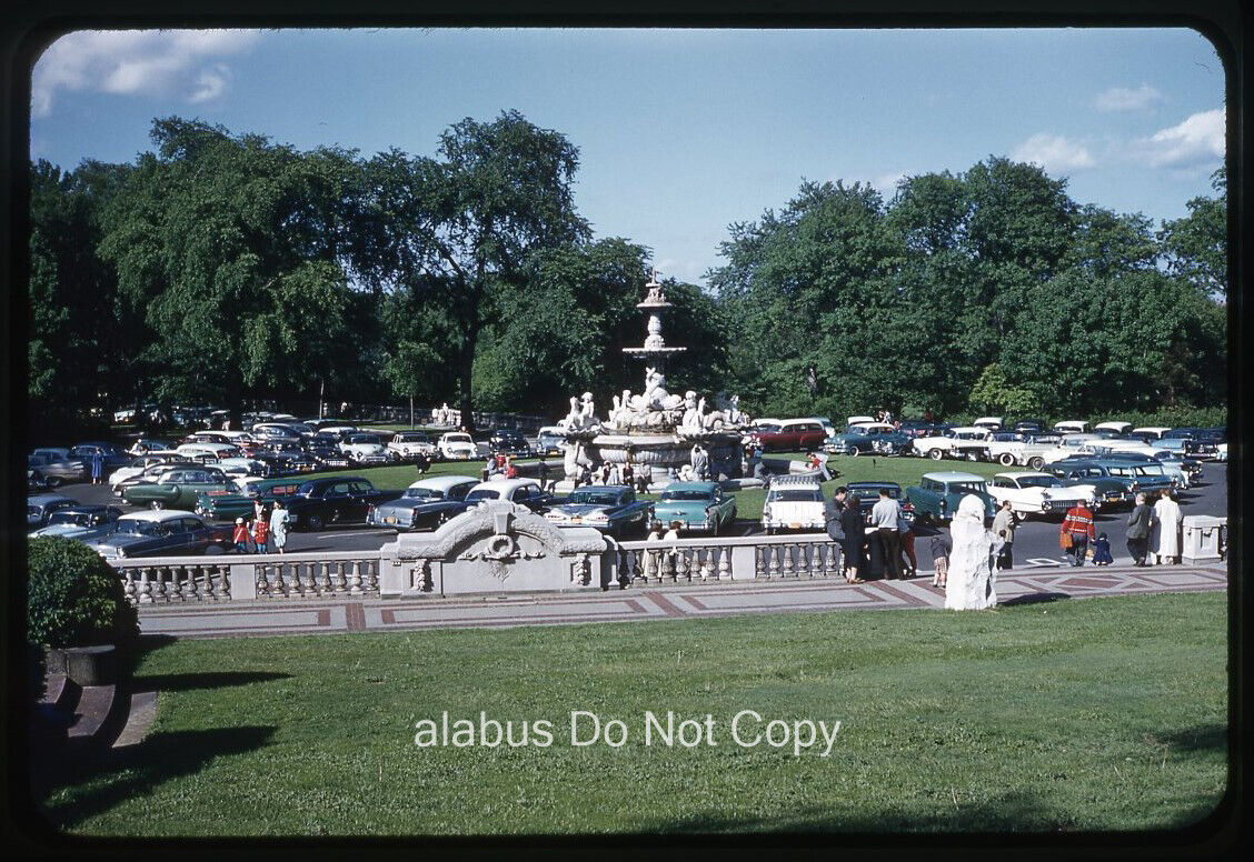 Orig 1959 SLIDE View of 50\'s Cars in Fountain Parking Area at Bronx Zoo NYC (A)