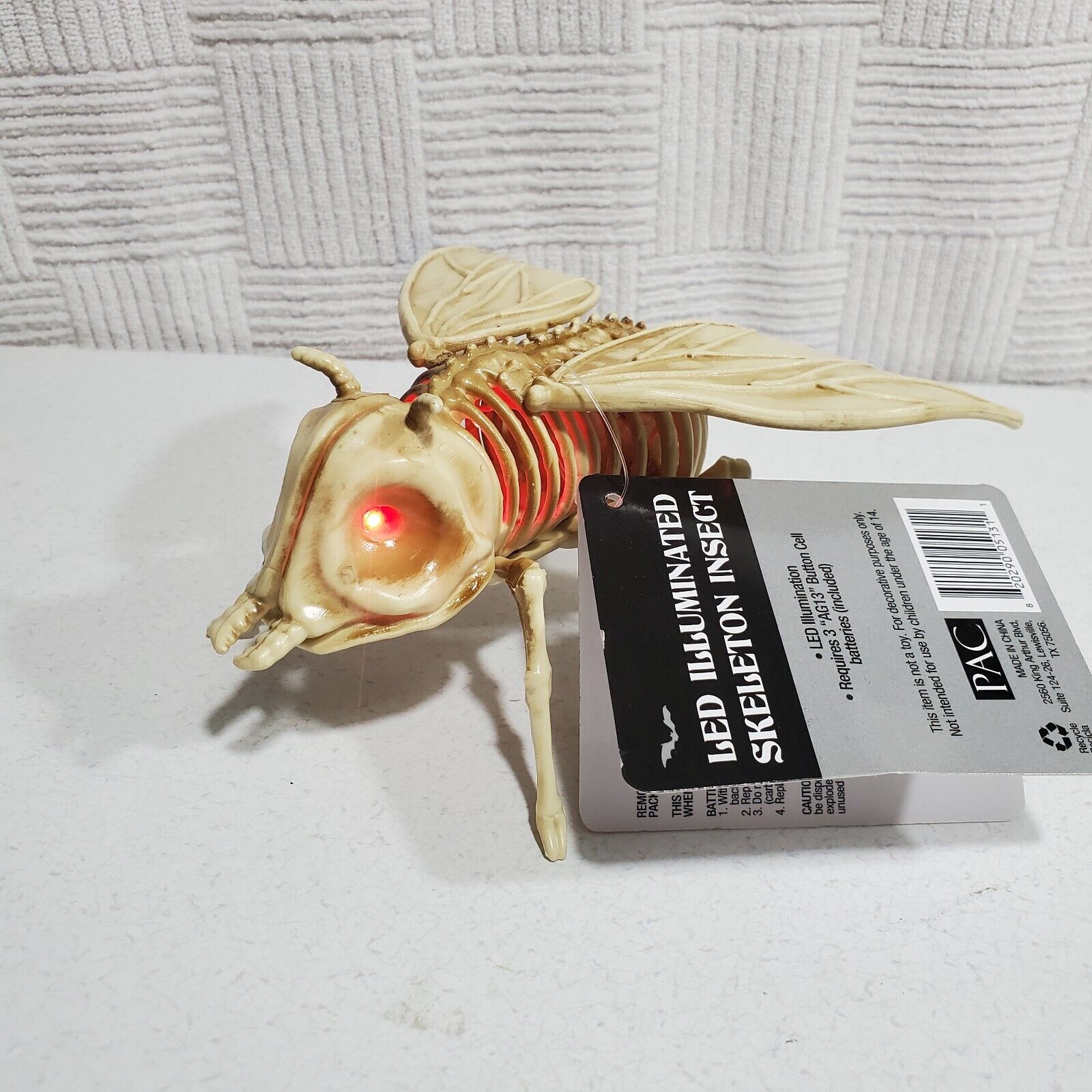 LED Illuminated 5” Skeleton Insect Fly Halloween Decor Prop New 