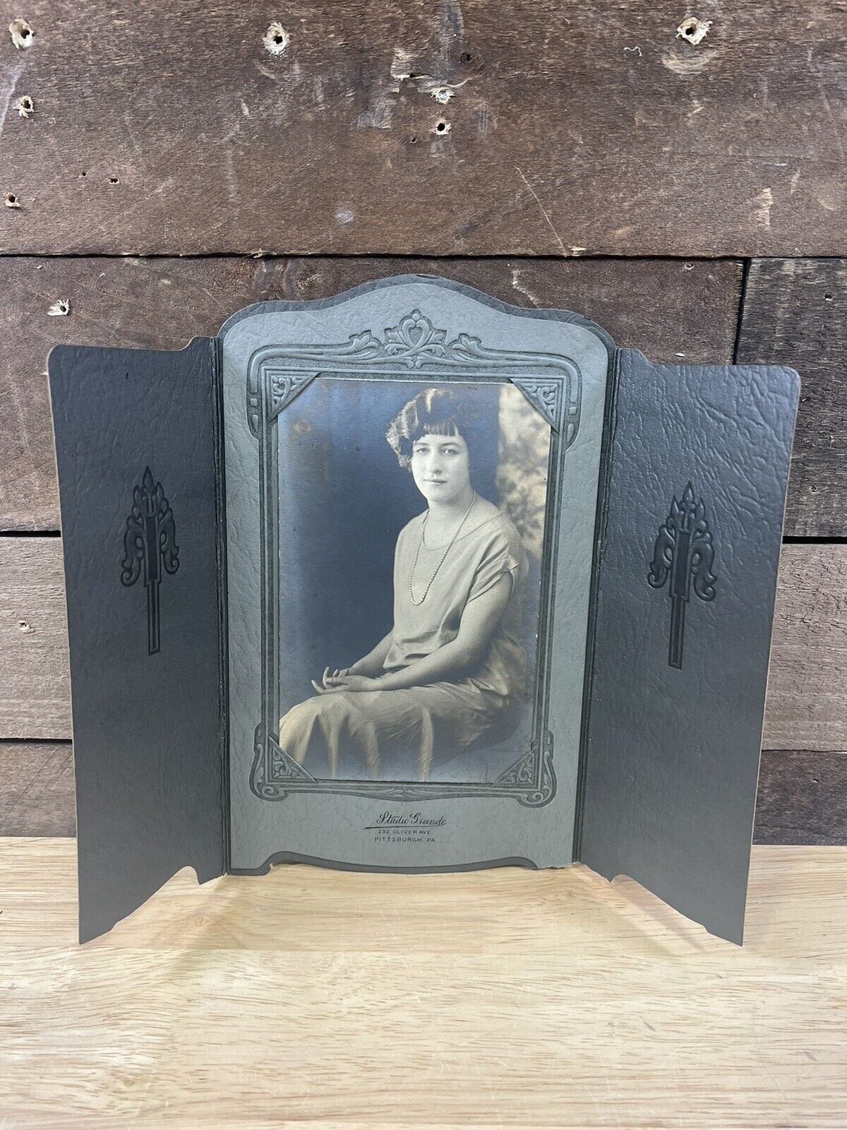 Antique Victorian Trifold Cabinet Card Portrait Of A Woman