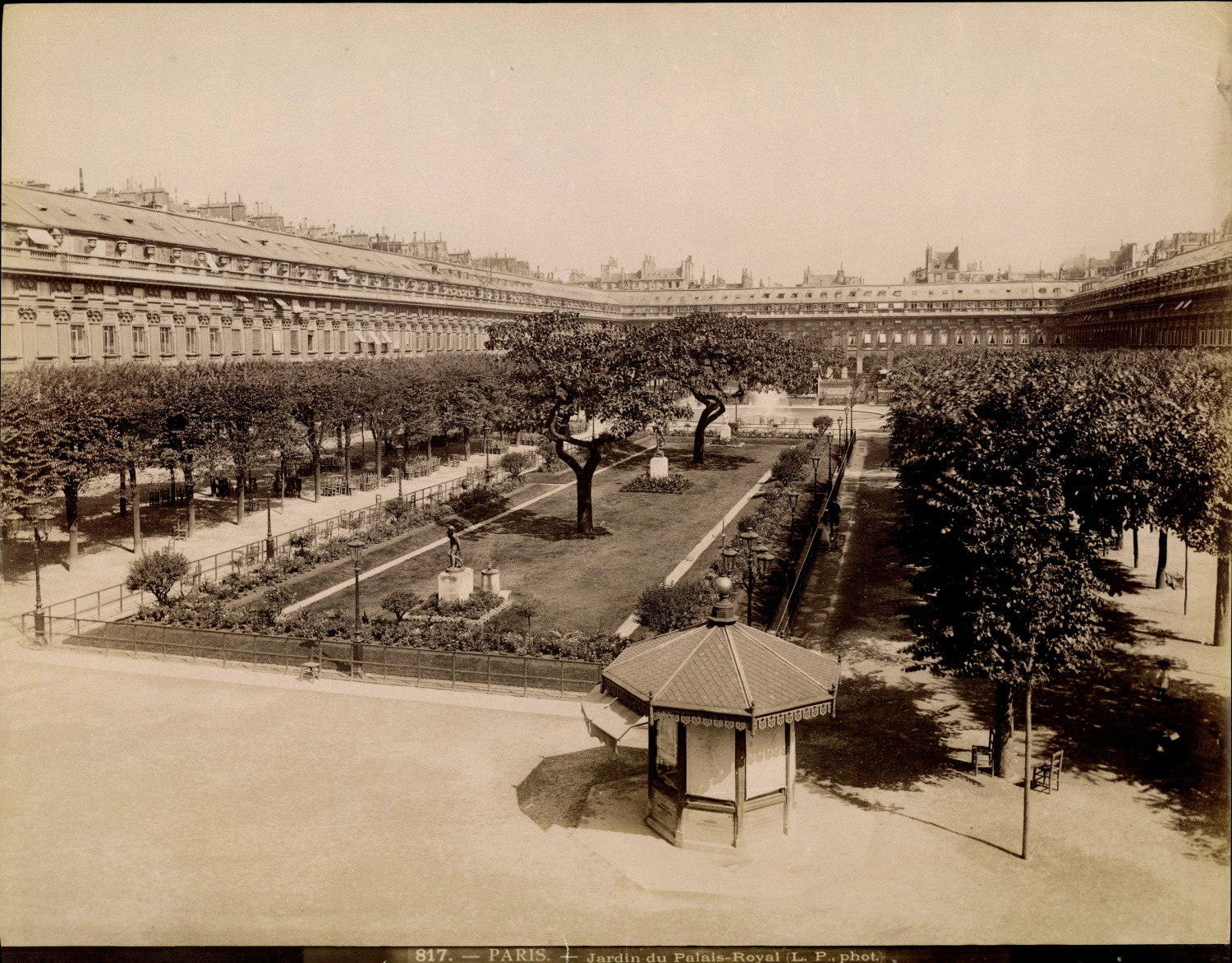 France, Paris, Jardin du Palais-Royal, photo. L.P. Vintage print, albu print