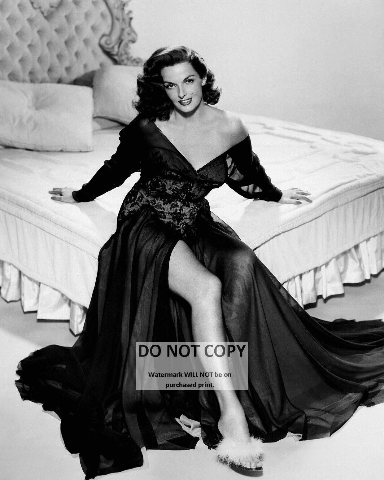 JANE RUSSELL ACTRESS AND SEX-SYMBOL - 8X10 PUBLICITY PHOTO (OP-783)