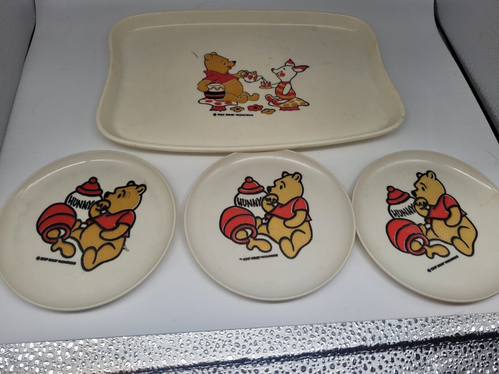 Vintage Winne the Pooh Disney plastic toy plates 