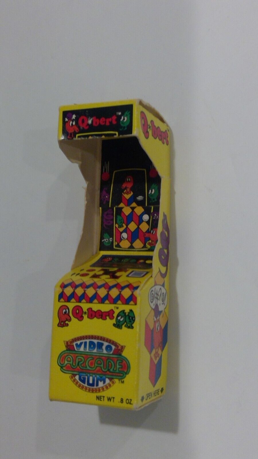 Vintage 1982 Topps Q-BERT MINI VIDEO ARCADE GAME Gum box .8oz
