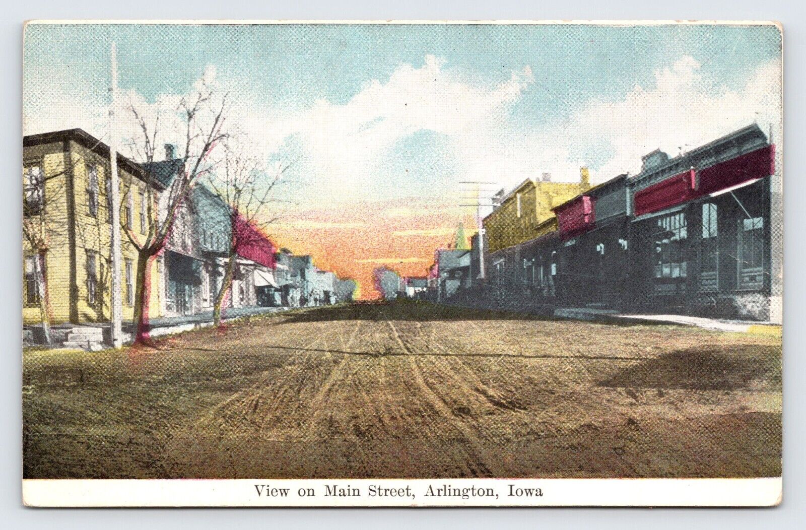 View on Main Street, Arlington Iowa, Steet View Antique Postcard  P7