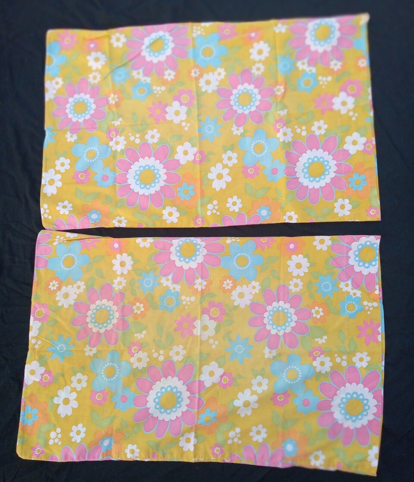 2 Vtg Standard Flower Daisy Pillowcases Unbranded Mustard Yellow Pink Baby Blue