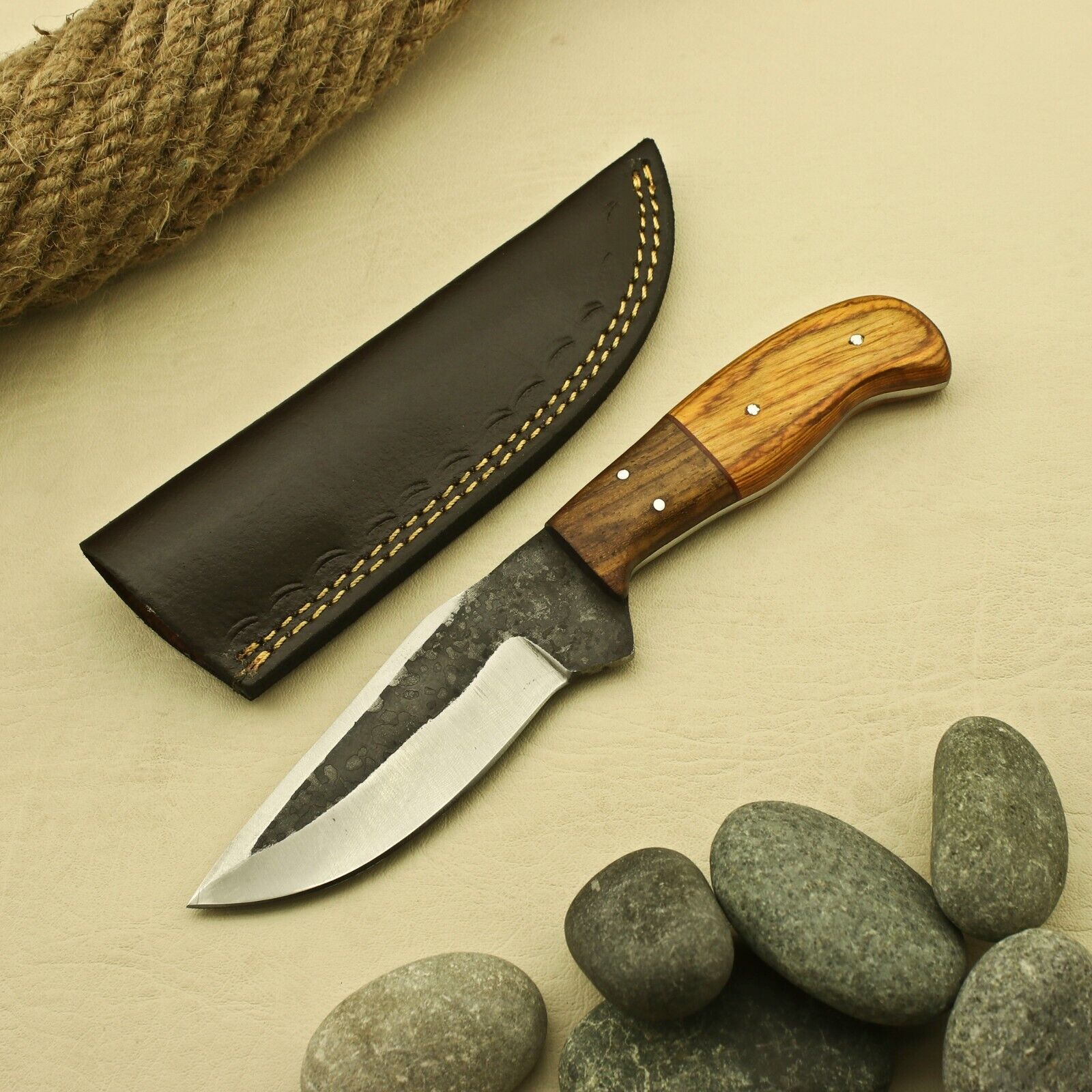 Custom Hand Forged High Carbon Steel Hunting knife, full tang + sheath