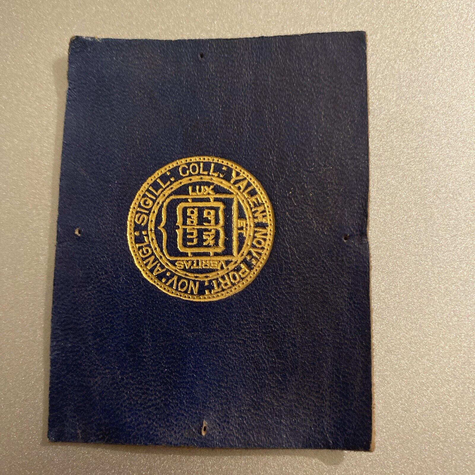 Vtg  1900s YALE UNIVERSITY  Tobacco Leather Patch Silk Rare Design Emblem Crest